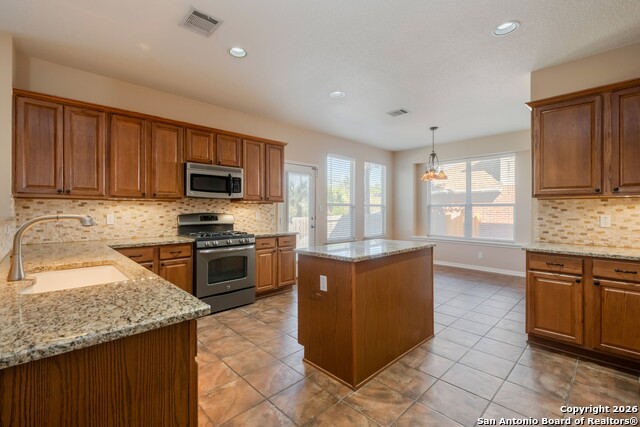 Listing photo id 11 for 9546 Haviland Ct