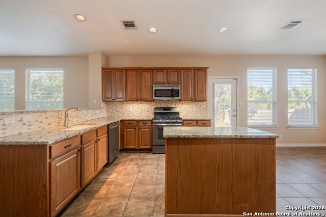 Listing photo id 12 for 9546 Haviland Ct