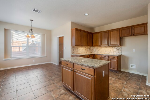 Listing photo id 14 for 9546 Haviland Ct