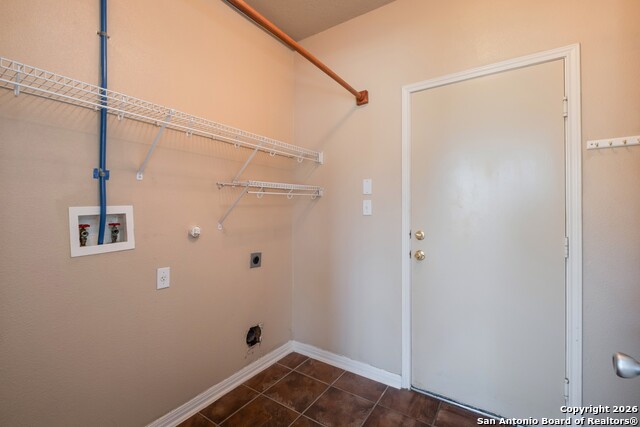 Listing photo id 17 for 9546 Haviland Ct