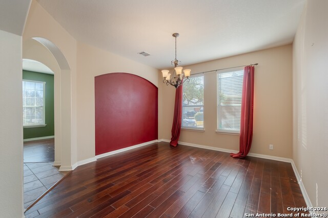 Listing photo id 6 for 9546 Haviland Ct