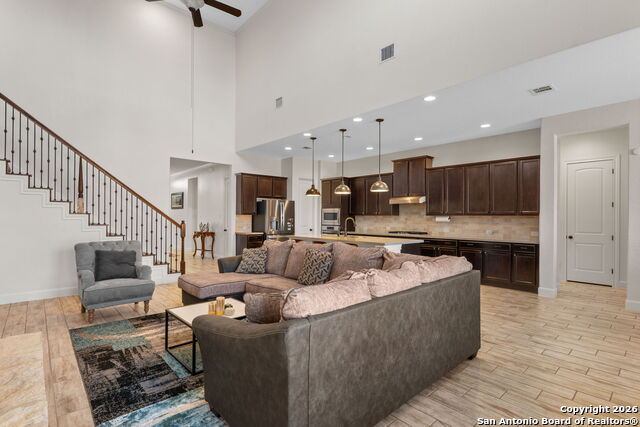 Image 4 of 35 For 12109 Merritt Villa