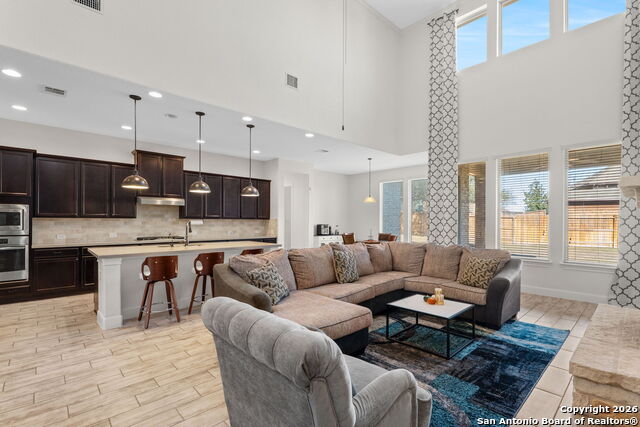 Image 8 of 35 For 12109 Merritt Villa