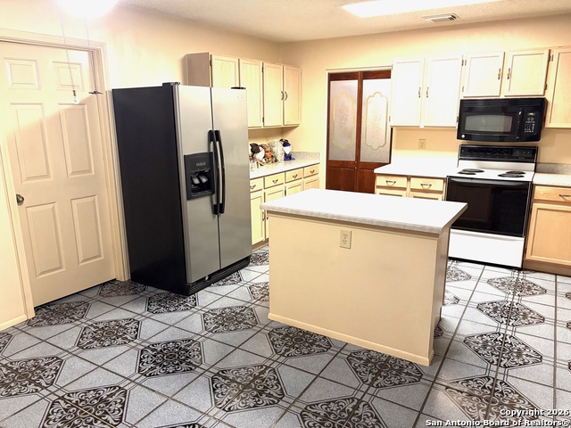 Image 19 of 32 For 7501 Avery  