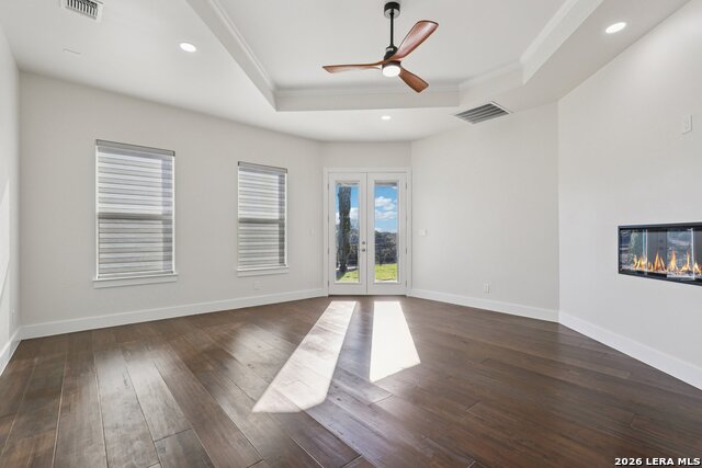 Image 31 of 49 For 10014 Ivory  