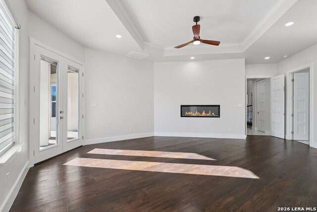 Image 33 of 49 For 10014 Ivory  