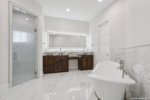 Image 34 of 49 For 10014 Ivory  