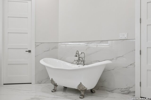 Image 35 of 49 For 10014 Ivory  