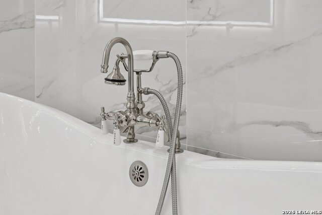 Image 36 of 49 For 10014 Ivory  