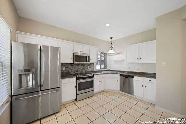 Listing photo id 9 for 14235 Red Maple Wood