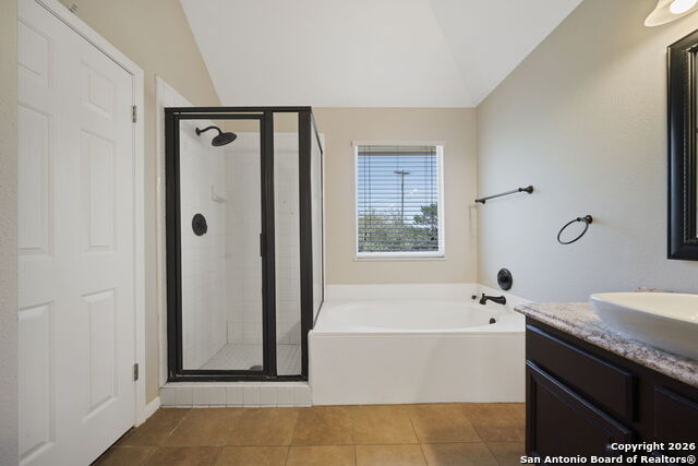 Listing photo id 15 for 14235 Red Maple Wood