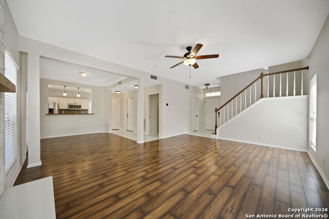 Listing photo id 6 for 14235 Red Maple Wood