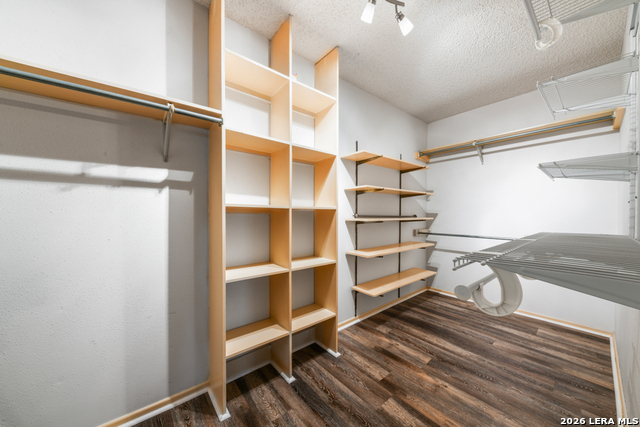 Image 19 of 35 For 1033 Live Oak E