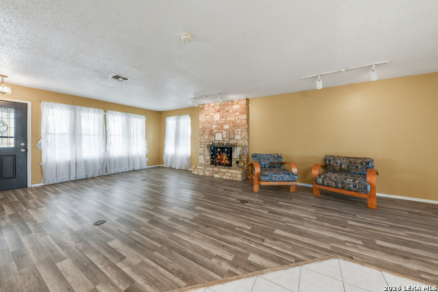 Image 6 of 35 For 1033 Live Oak E