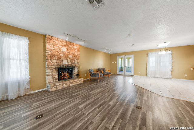 Image 7 of 35 For 1033 Live Oak E