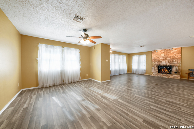 Image 9 of 35 For 1033 Live Oak E