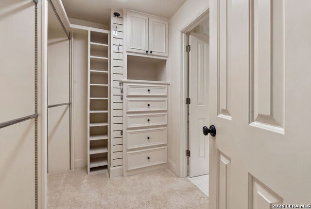 Image 11 of 31 For 700 Hildebrand  301