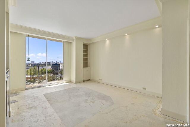 Image 26 of 31 For 700 Hildebrand  301