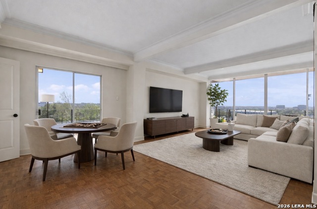 Image 3 of 31 For 700 Hildebrand  301