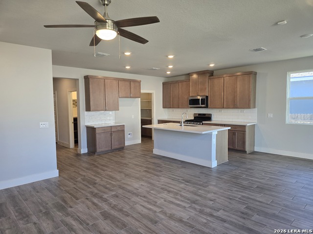 Image 20 of 29 For 7005 Hayes Horizon