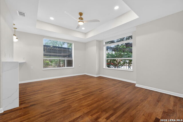 Image 20 of 21 For 1635 W Mulberry Ave  207