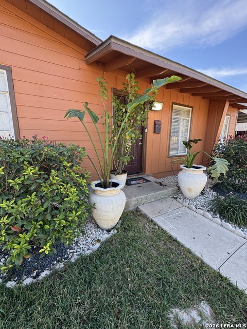 Image 2 of 23 For 118 Redrock  