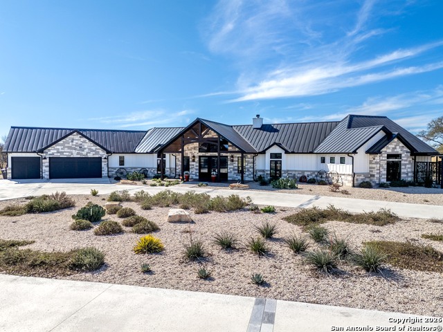 Listing photo id 0 for 2021 Fm 3240