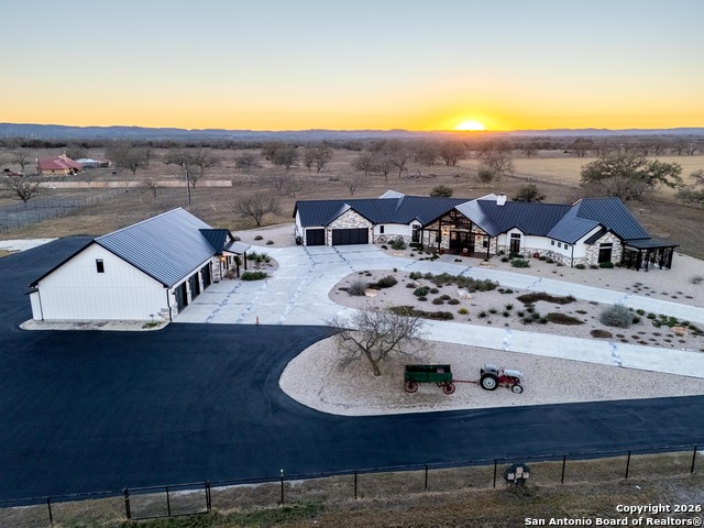 Listing photo id 89 for 2021 Fm 3240