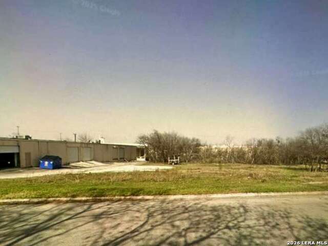 Image 4 of 5 For 10606 Gulfdale