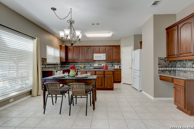 Image 11 of 34 For 5 Greta Dr  