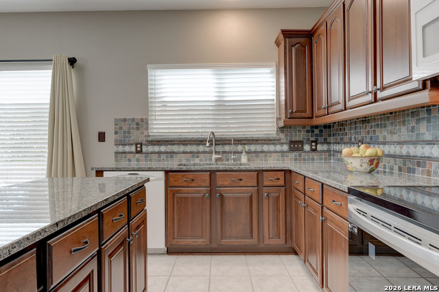 Image 13 of 34 For 5 Greta Dr  