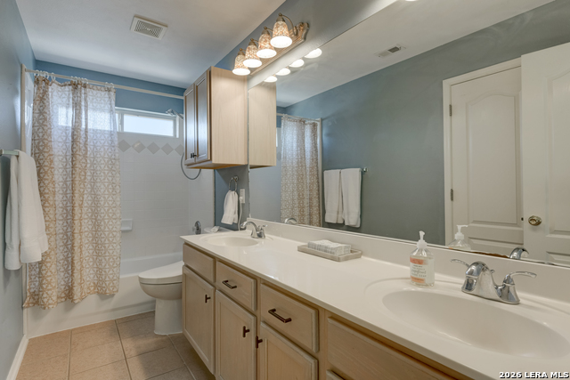 Image 28 of 34 For 5 Greta Dr  