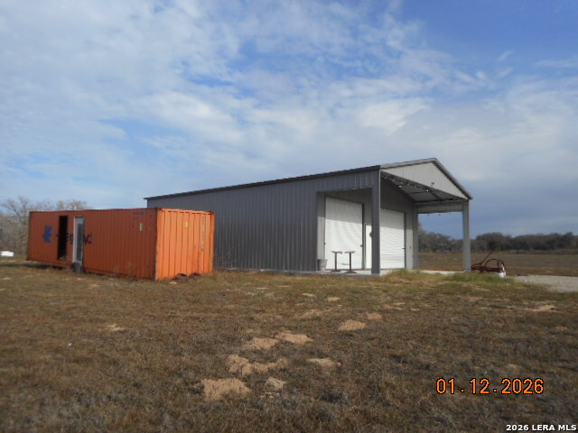 Image 4 of 7 For 368 Old Colony Rd