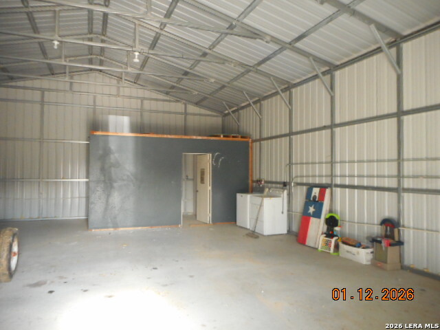 Image 5 of 7 For 368 Old Colony Rd