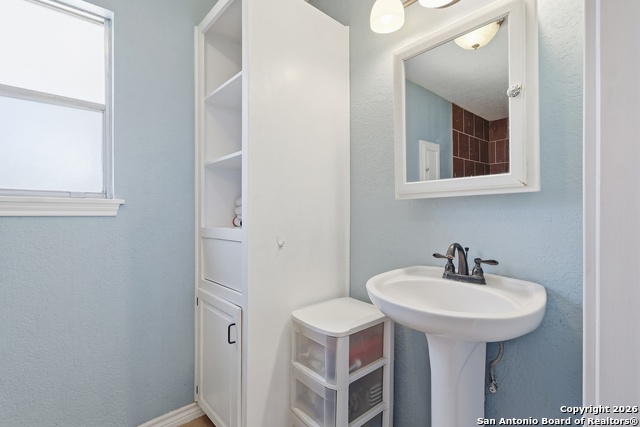 Image 22 of 25 For 219 Karen Ln