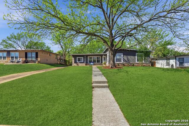 Image 3 of 25 For 219 Karen Ln