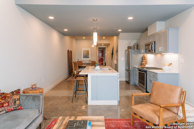 Image 10 of 20 For 210 Peden W 112