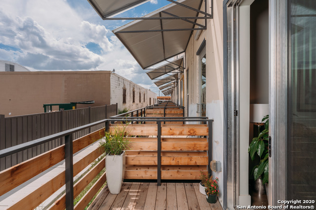 Image 13 of 20 For 210 Peden W 112