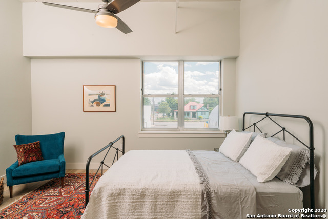 Image 14 of 20 For 210 Peden W 112