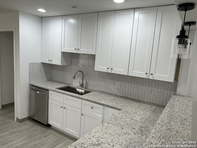 Image 8 of 24 For 7500 Callaghan  182