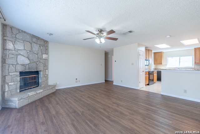 Image 6 of 22 For 4527 Stradford Place