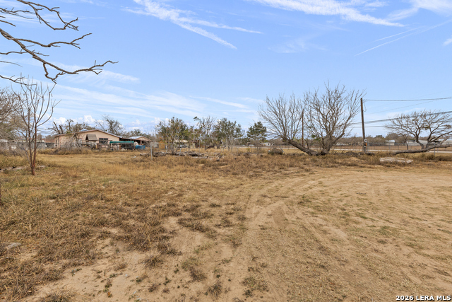 Details for 231 4th E , Elmendorf, TX 78112