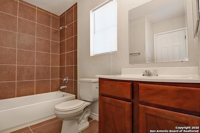 Listing photo id 12 for 4916 Appleseed Ct