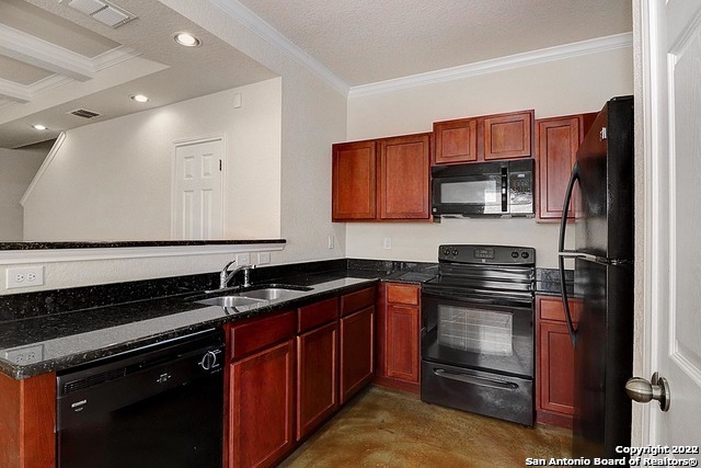 Listing photo id 4 for 4916 Appleseed Ct