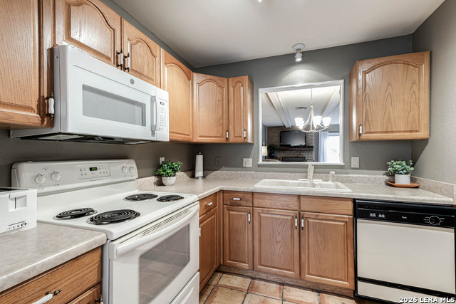 Image 7 of 22 For 11303 Vance Jackson  E3