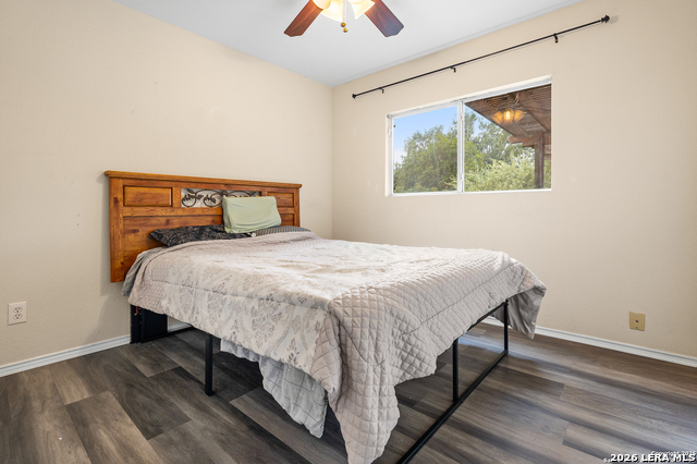 Listing photo id 6 for 25035 Longbranch Run