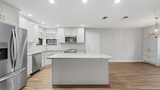 Image 14 of 50 For 132 Outer Dr W