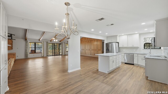 Image 18 of 50 For 132 Outer Dr W