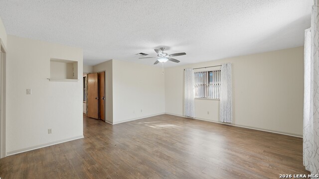 Image 21 of 50 For 132 Outer Dr W