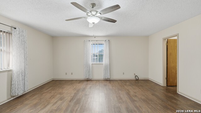 Image 22 of 50 For 132 Outer Dr W